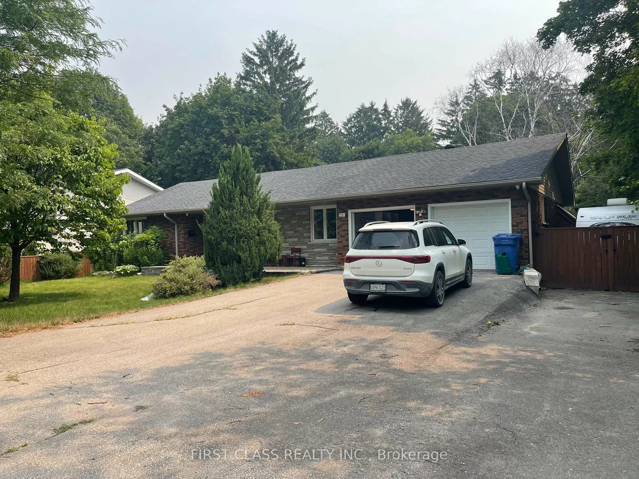 251, Scott, Central Newmarket, Newmarket