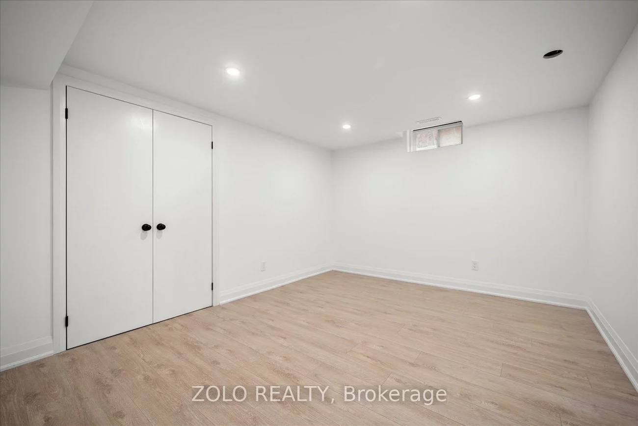 278, Alex Doner, Glenway Estates, Newmarket