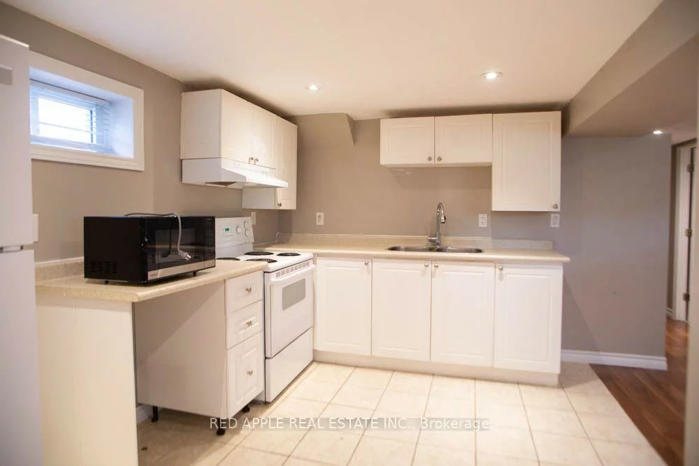 126, LONGFORD, Bristol-London, Newmarket