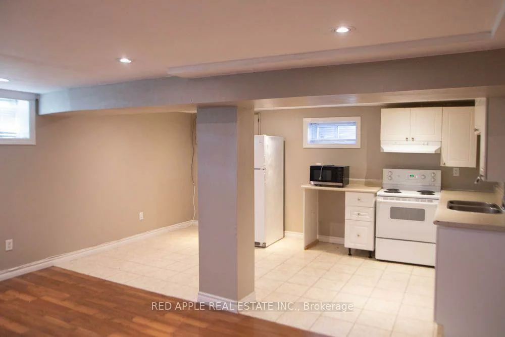 126, LONGFORD, Bristol-London, Newmarket