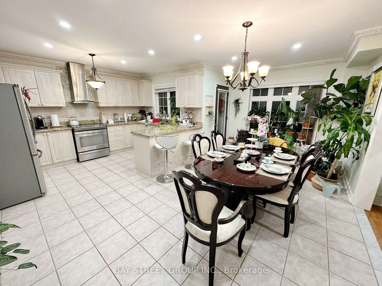 384, Spruce Grove, Woodland Hill, Newmarket