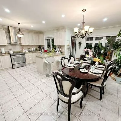 384, Spruce Grove, Woodland Hill, Newmarket