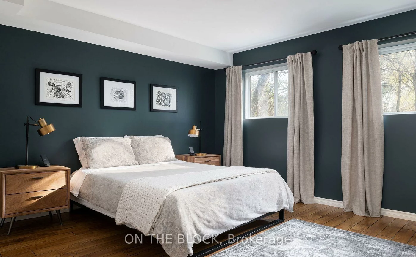 215, Main, Bristol-London, Newmarket