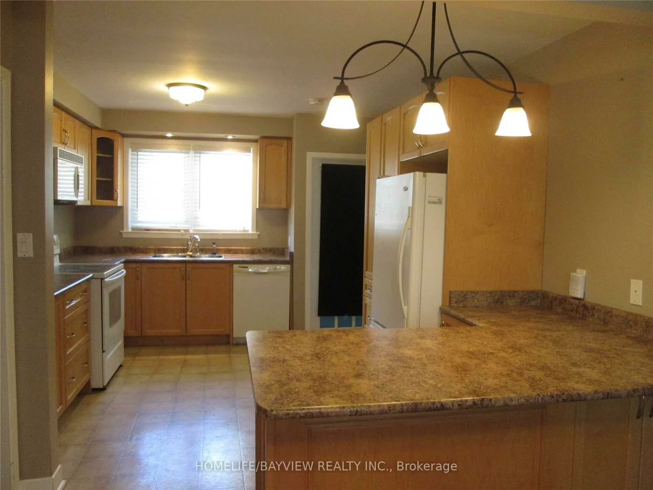303, Millard(Main Level), Central Newmarket, Newmarket