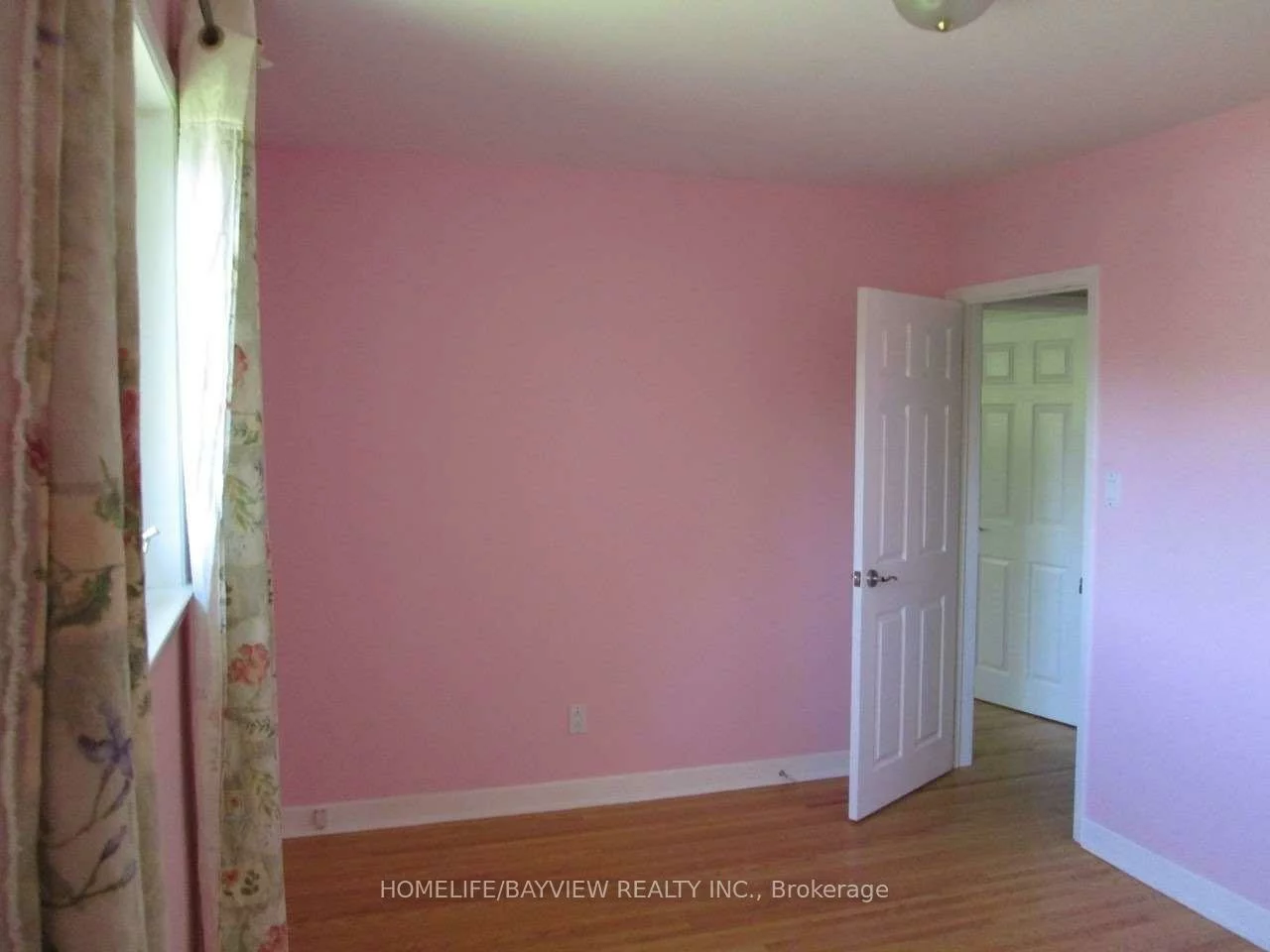 303, Millard(Main Level), Central Newmarket, Newmarket