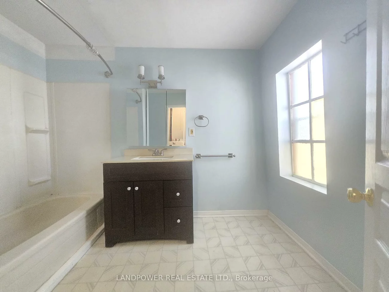 451, Ontario, Central Newmarket, Newmarket