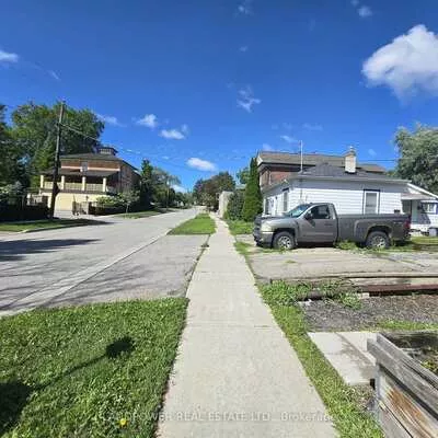 451, Ontario, Central Newmarket, Newmarket