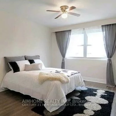 39, Lindsay, Bristol-London, Newmarket