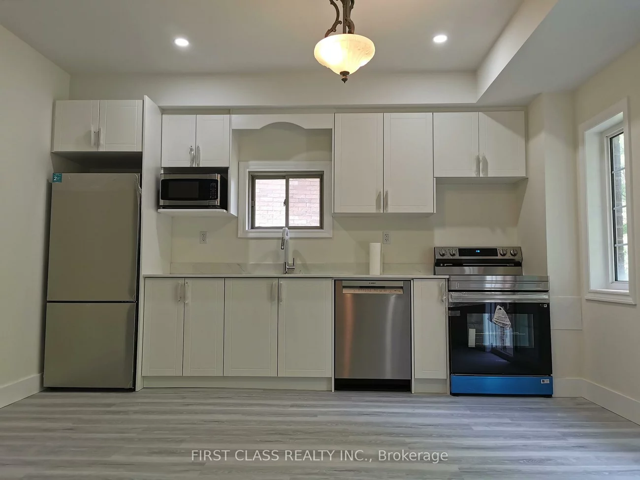 657, Clifford Perry, Woodland Hill, Newmarket