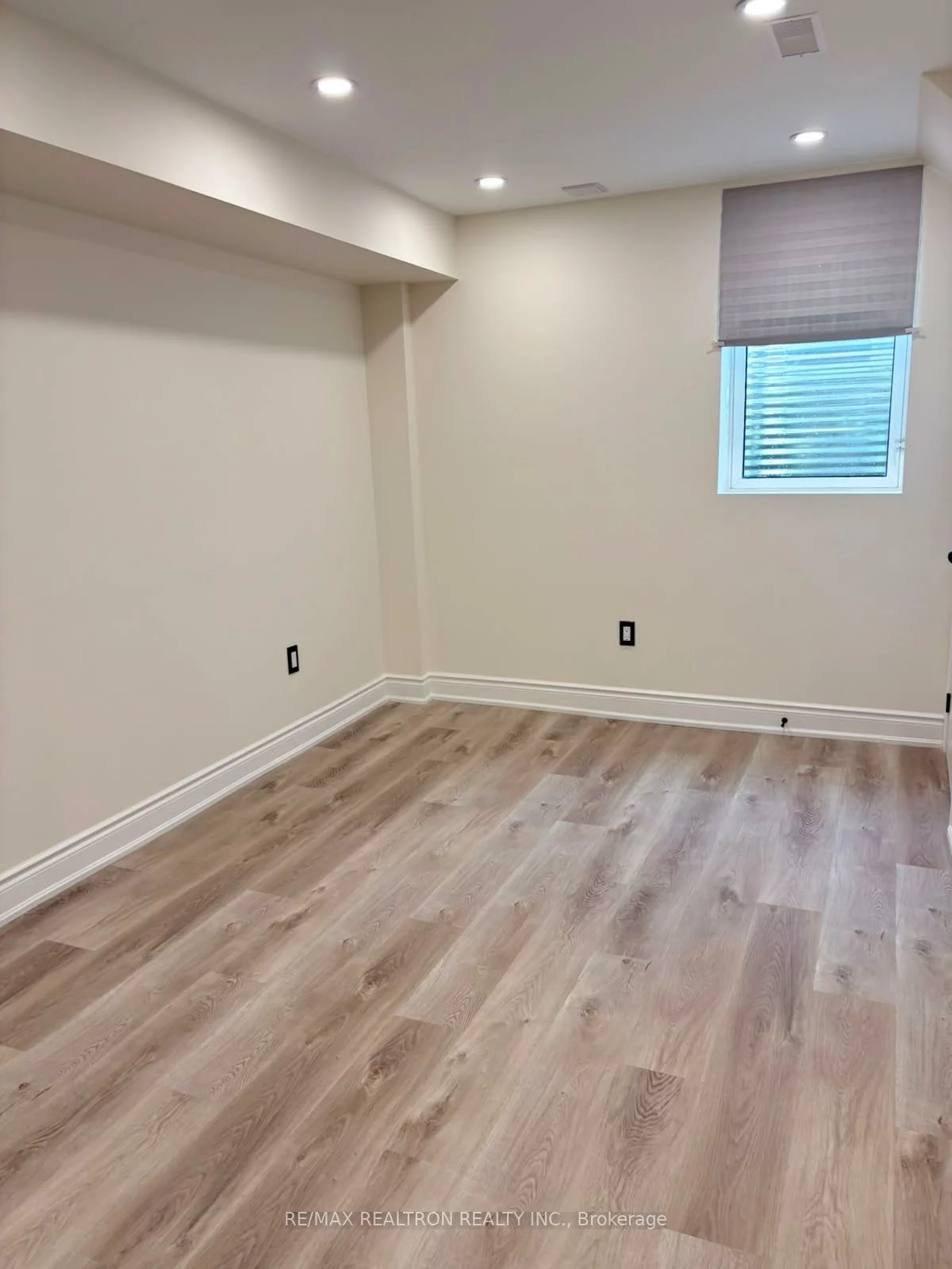 158, Wainscot, Woodland Hill, Newmarket