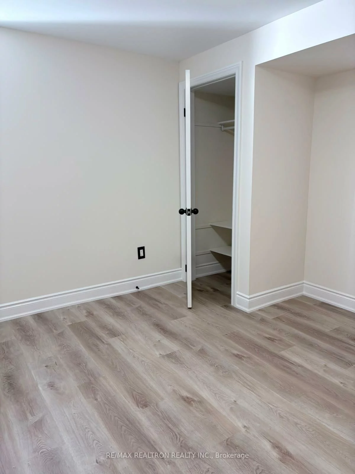 158, Wainscot, Woodland Hill, Newmarket