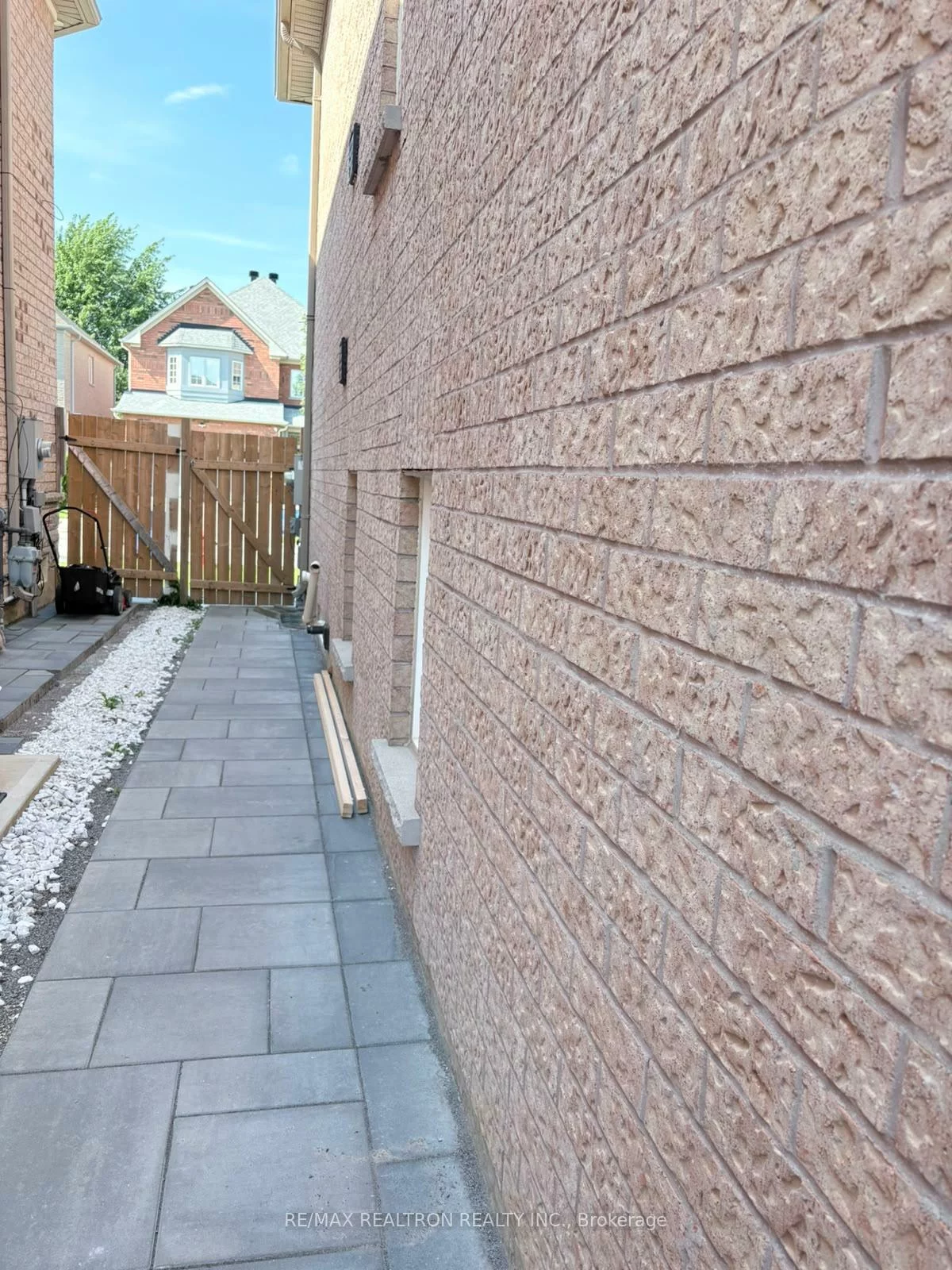 158, Wainscot, Woodland Hill, Newmarket