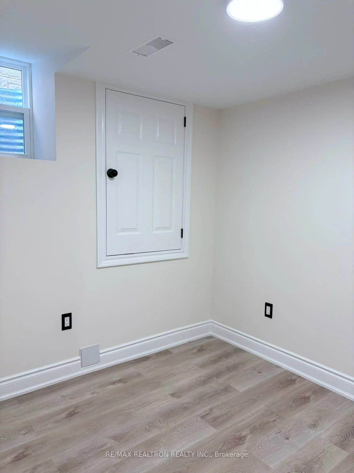 158, Wainscot, Woodland Hill, Newmarket