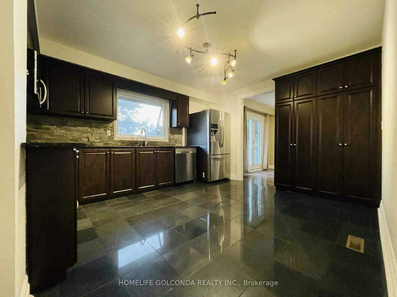 909, Ferndale, Gorham-College Manor, Newmarket