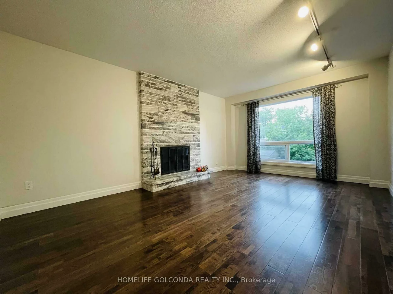 909, Ferndale, Gorham-College Manor, Newmarket