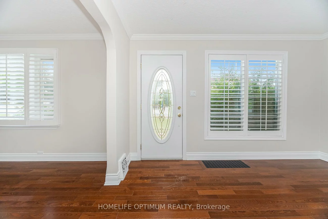 128, Eagle, Central Newmarket, Newmarket