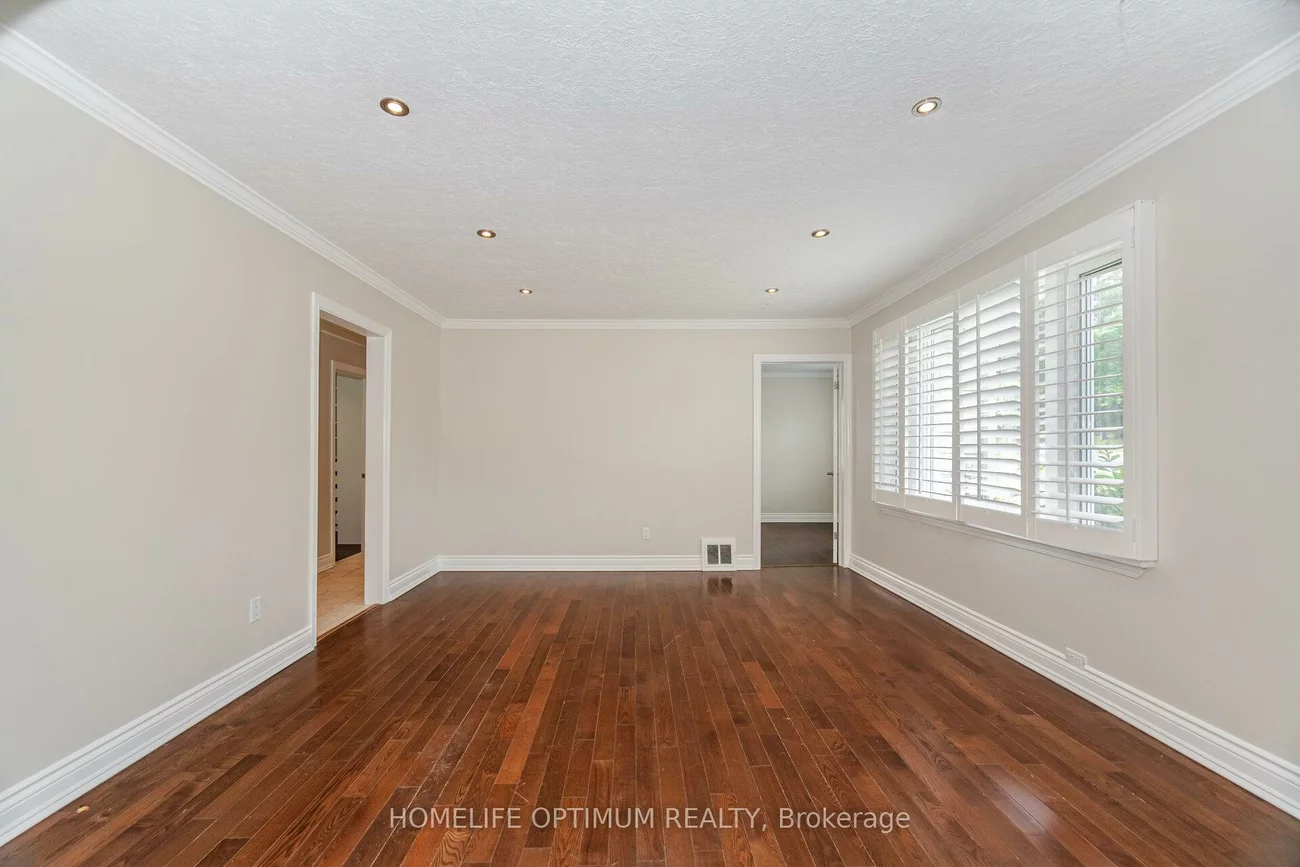 128, Eagle, Central Newmarket, Newmarket
