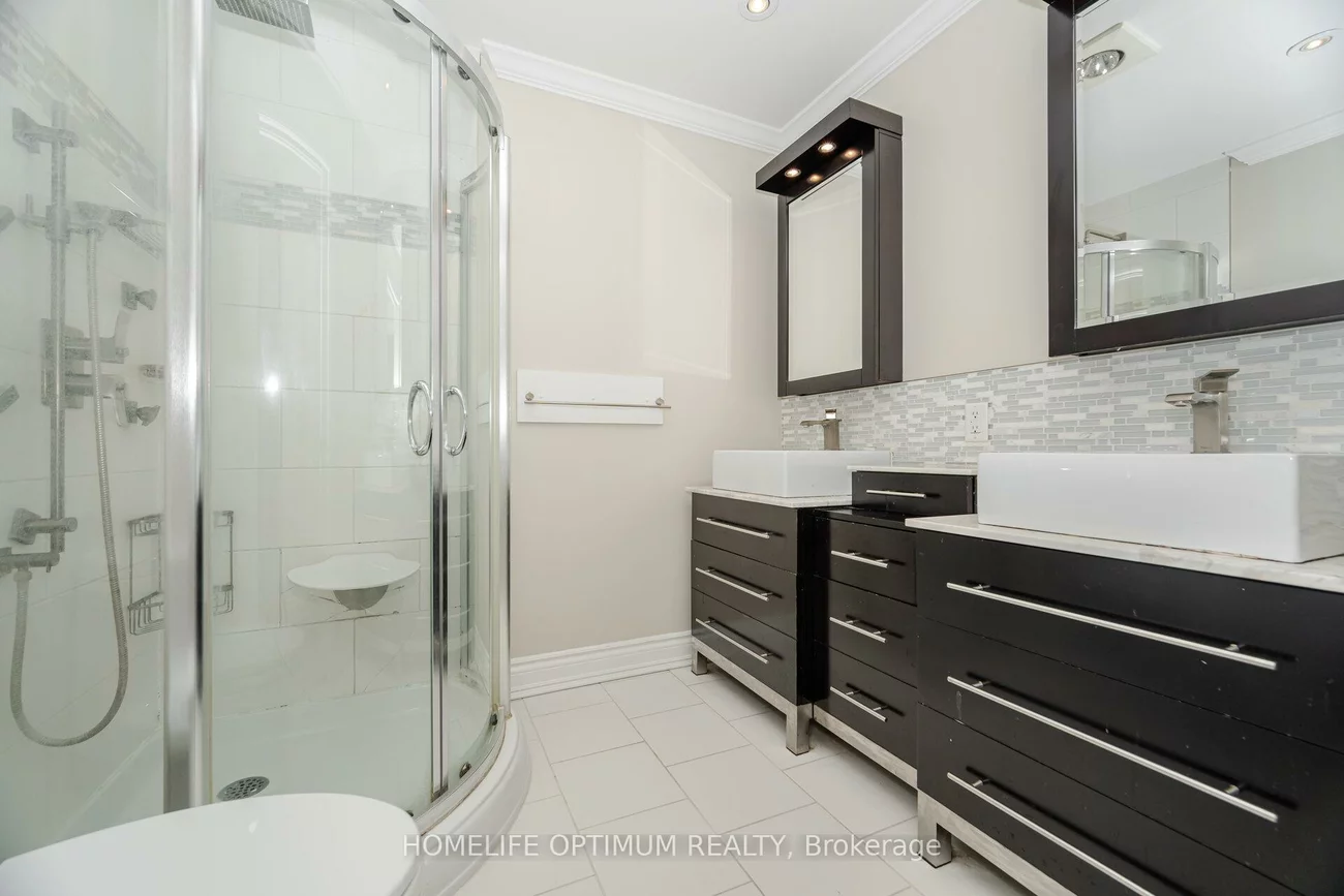 128, Eagle, Central Newmarket, Newmarket