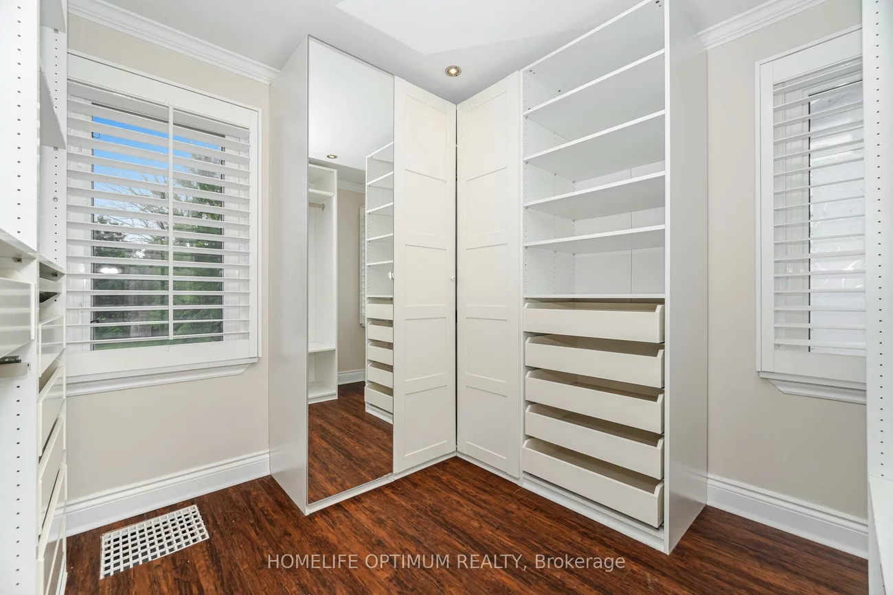 128, Eagle, Central Newmarket, Newmarket