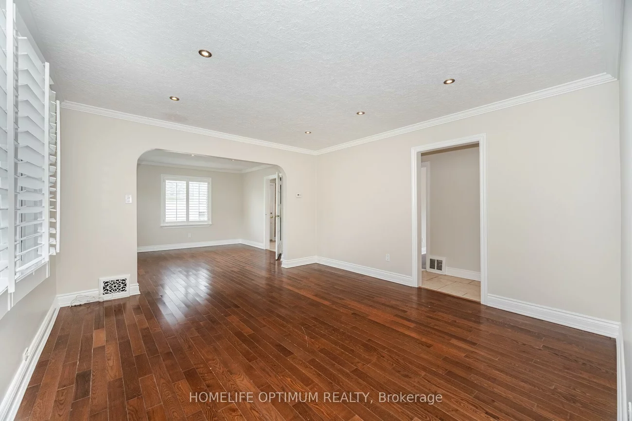 128, Eagle, Central Newmarket, Newmarket