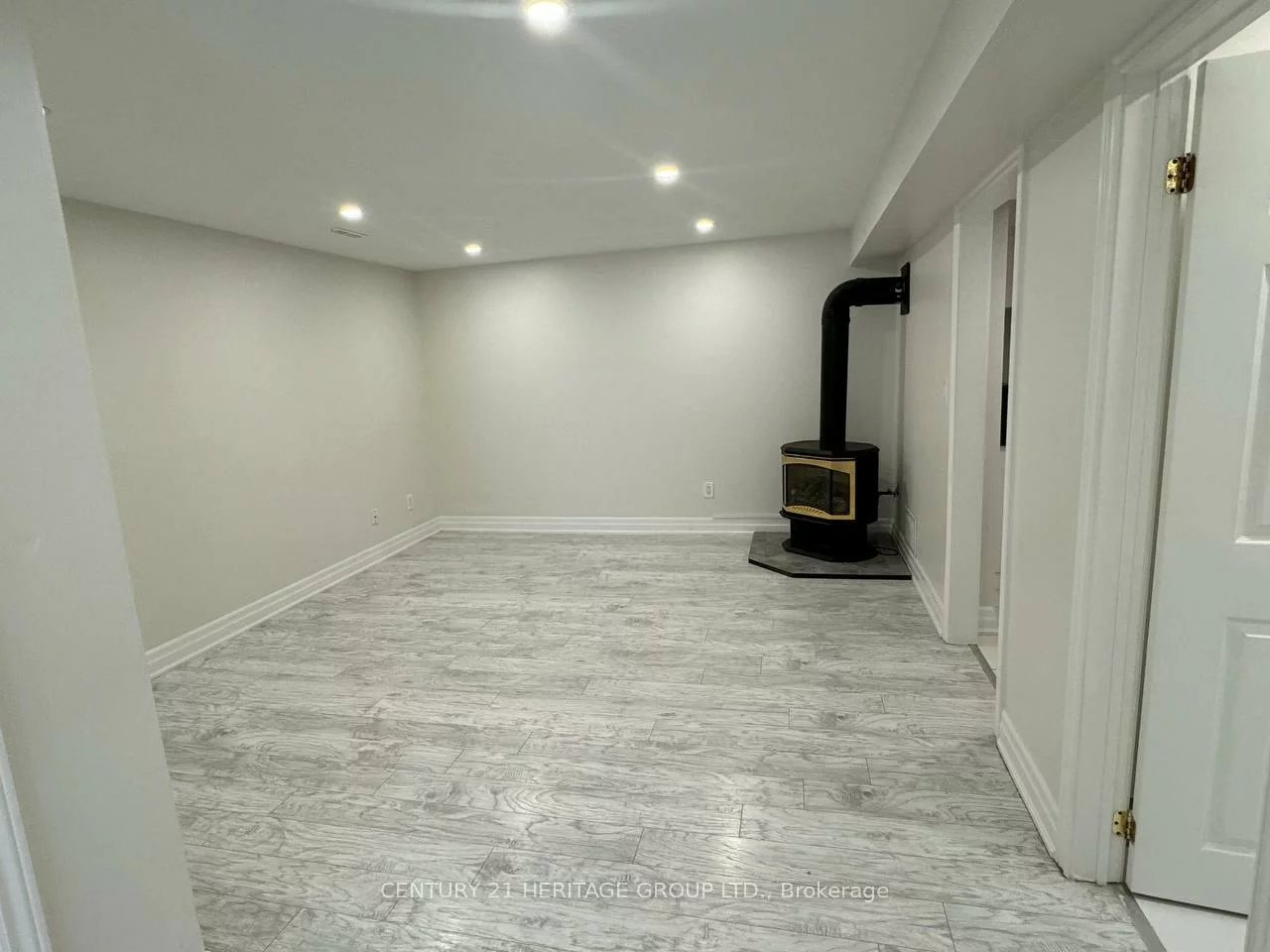 490, Cody, Central Newmarket, Newmarket