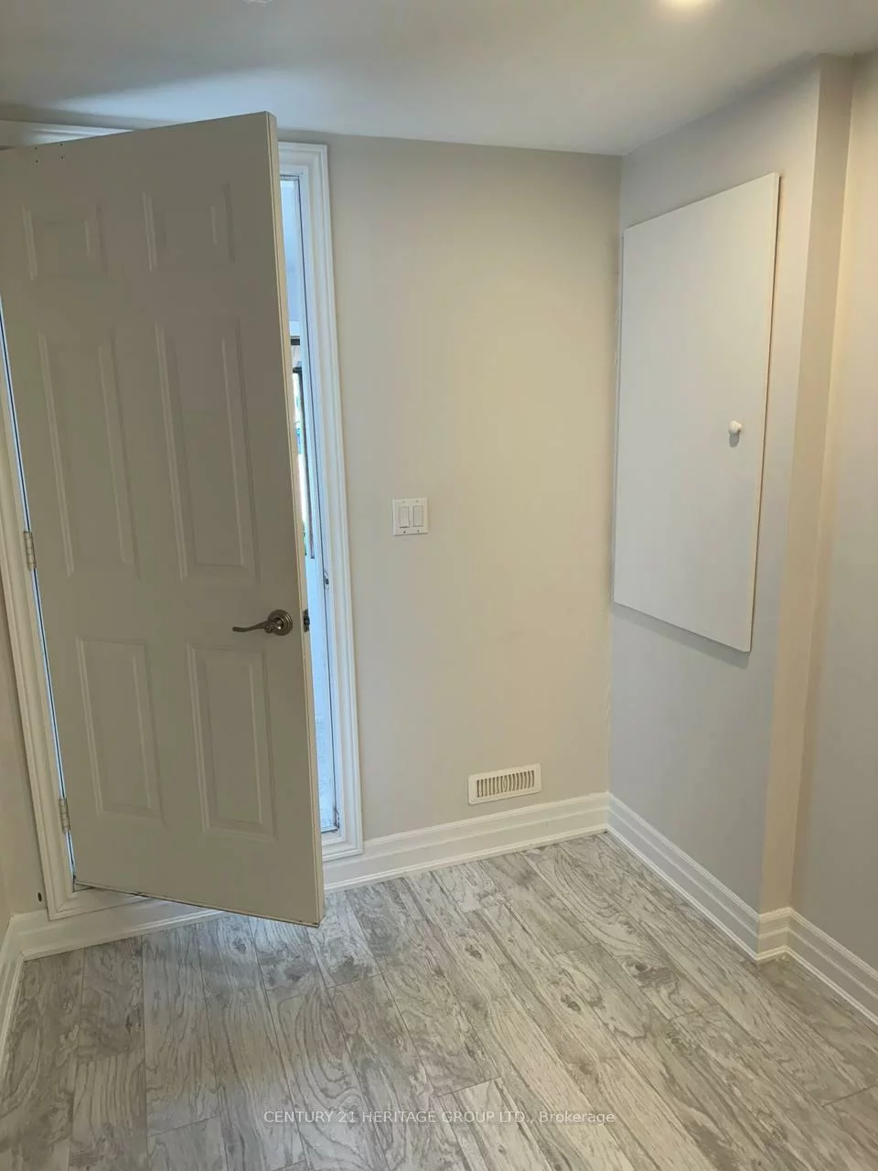 490, Cody, Central Newmarket, Newmarket