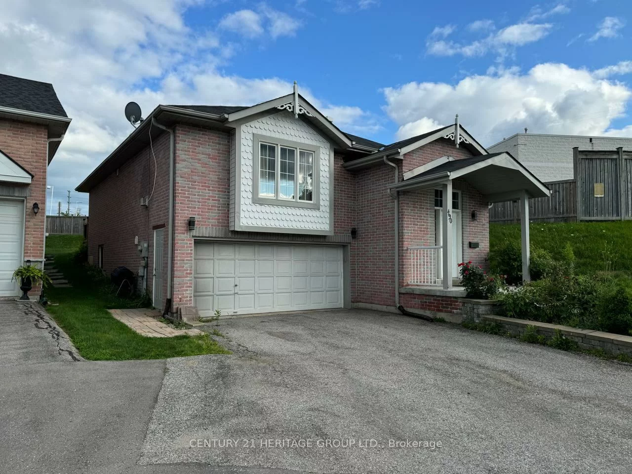 490, Cody, Central Newmarket, Newmarket