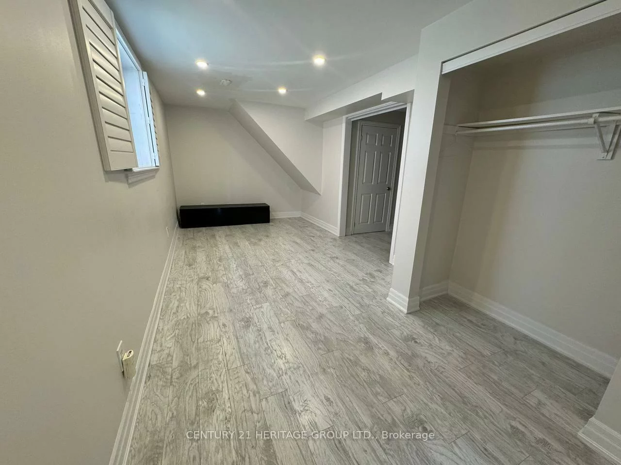 490, Cody, Central Newmarket, Newmarket