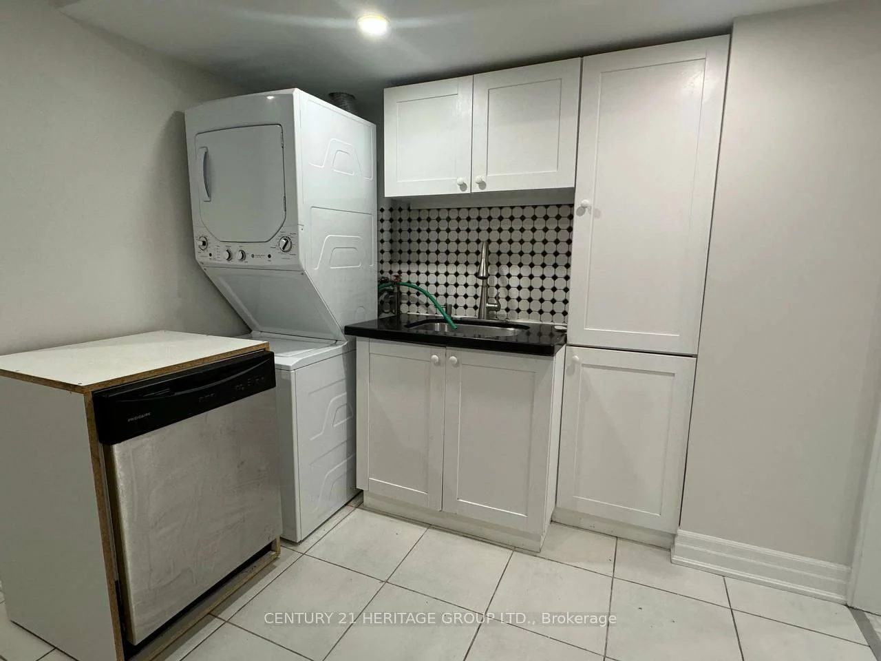 490, Cody, Central Newmarket, Newmarket