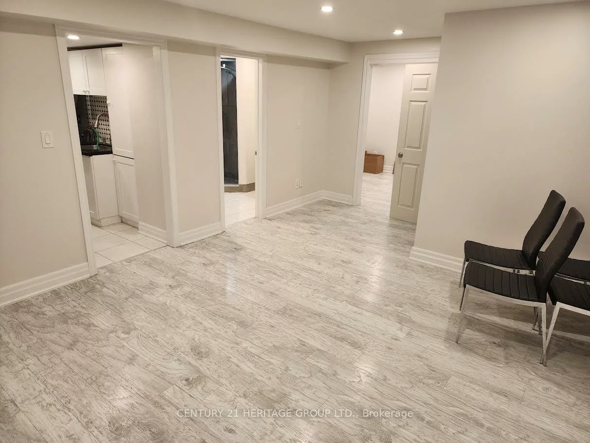 490, Cody, Central Newmarket, Newmarket