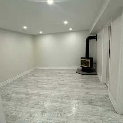 490, Cody, Central Newmarket, Newmarket