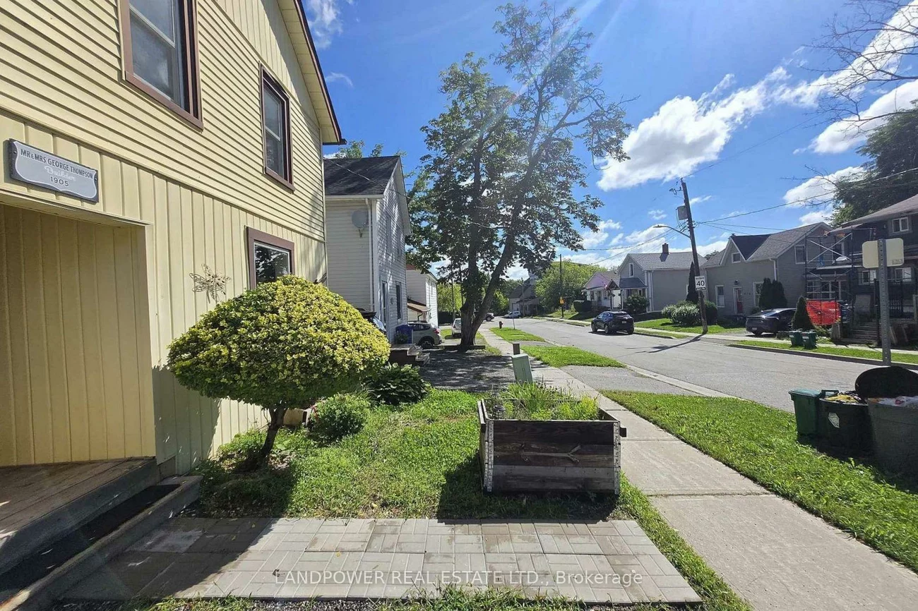 451, Ontario, Central Newmarket, Newmarket