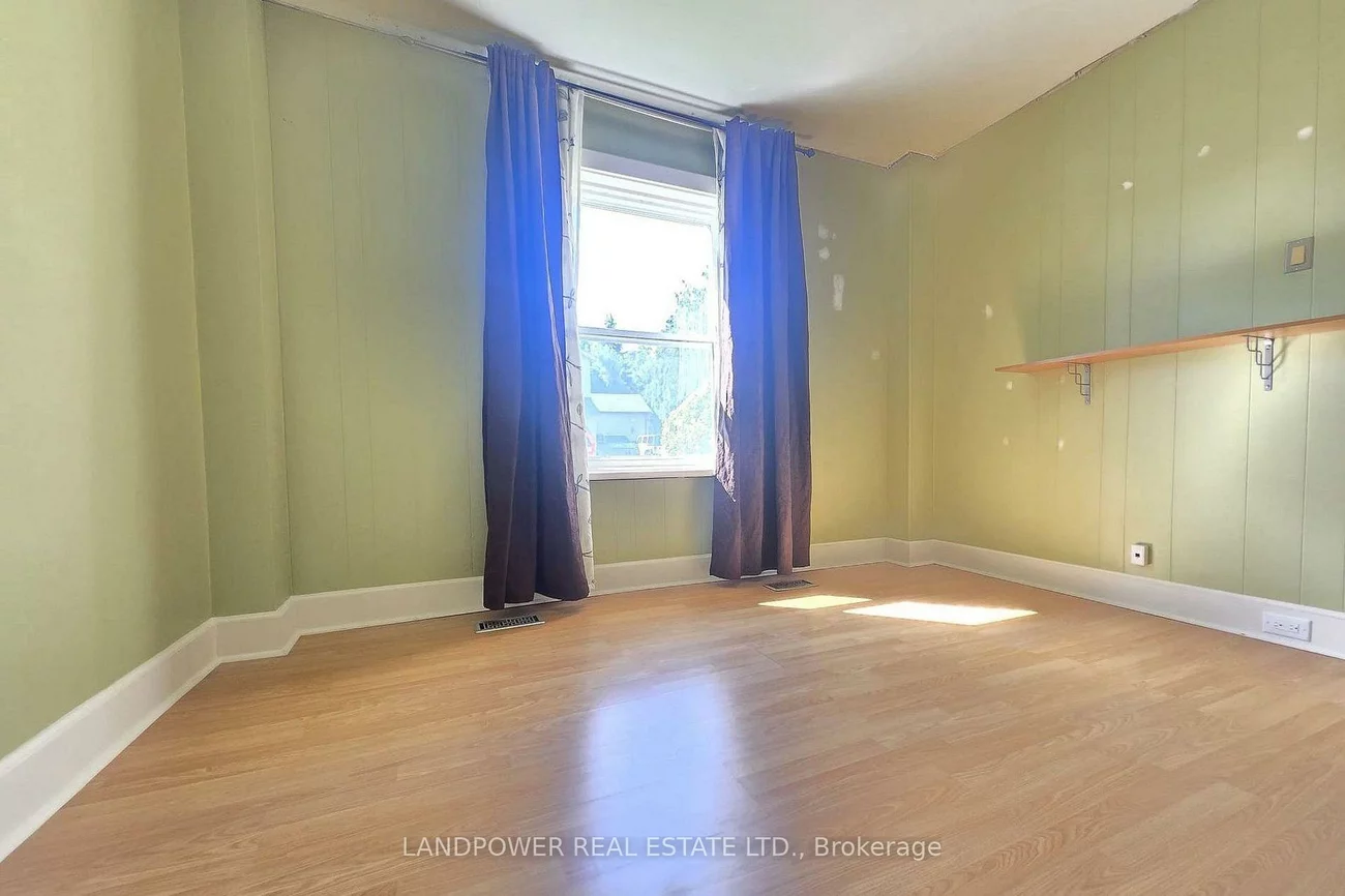 451, Ontario, Central Newmarket, Newmarket
