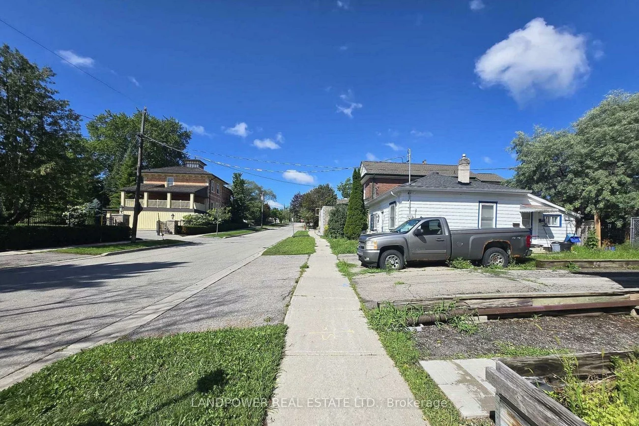 451, Ontario, Central Newmarket, Newmarket