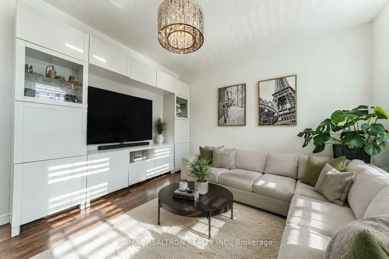 388, Kwapis, Woodland Hill, Newmarket