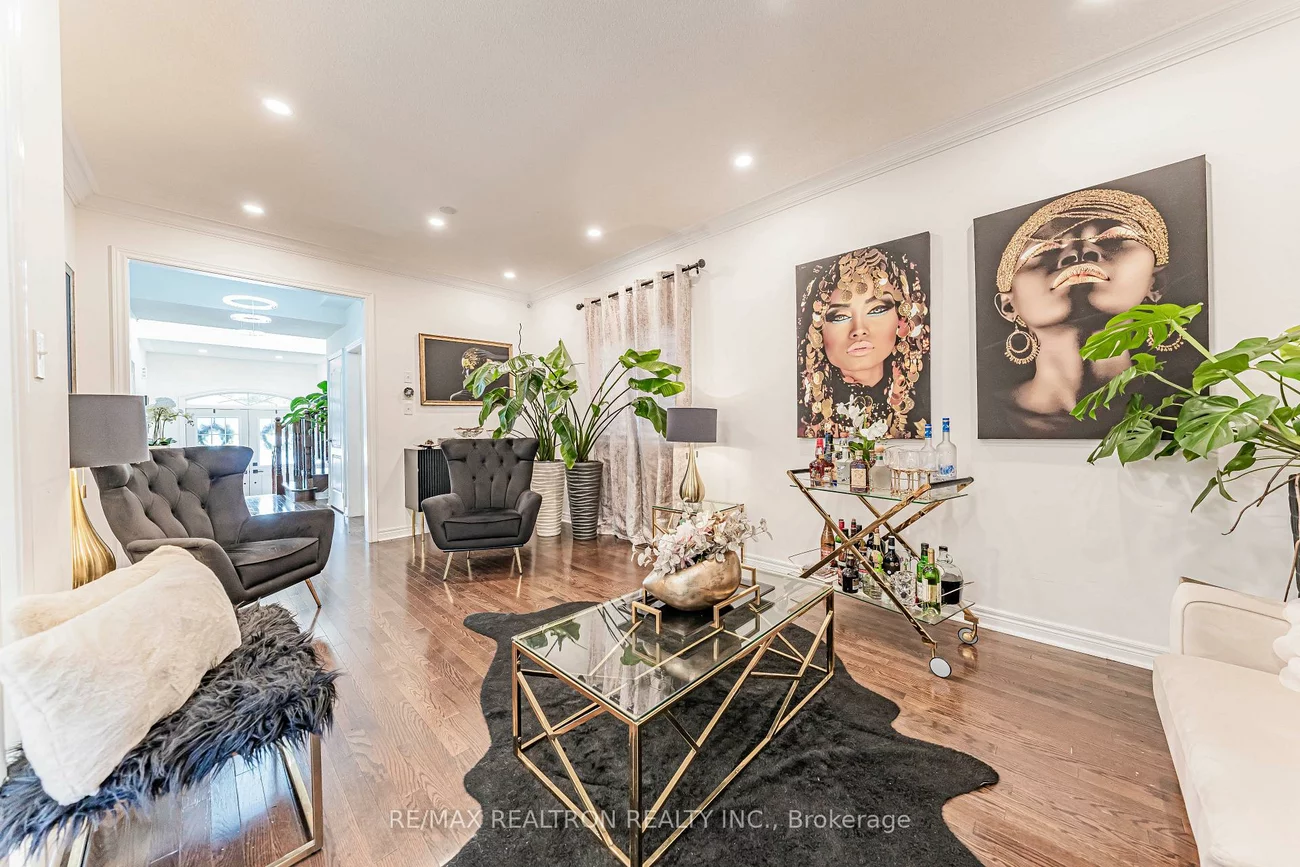 388, Kwapis, Woodland Hill, Newmarket