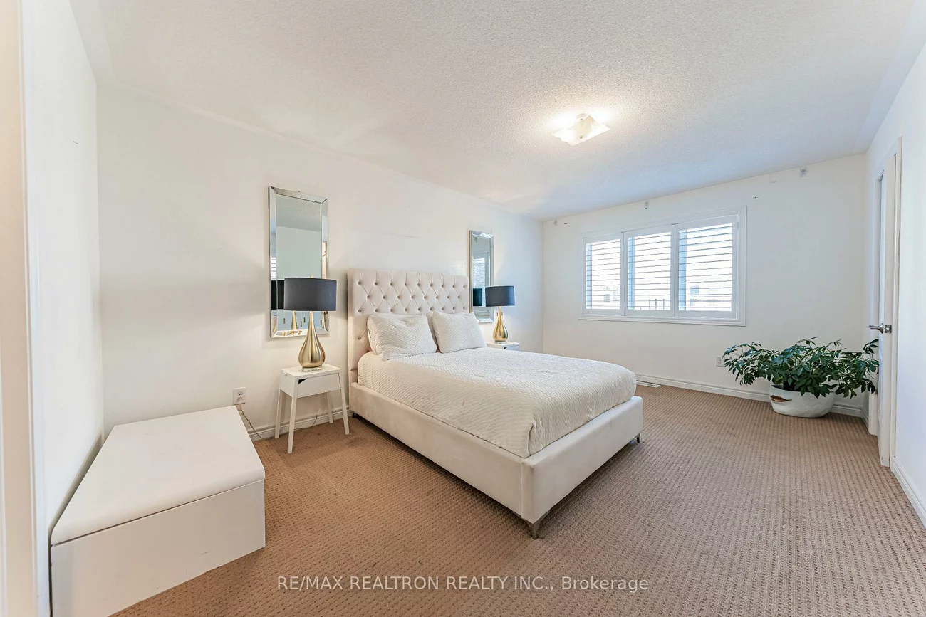 388, Kwapis, Woodland Hill, Newmarket