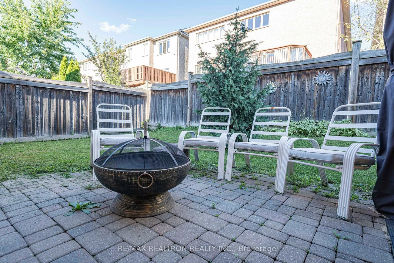 388, Kwapis, Woodland Hill, Newmarket