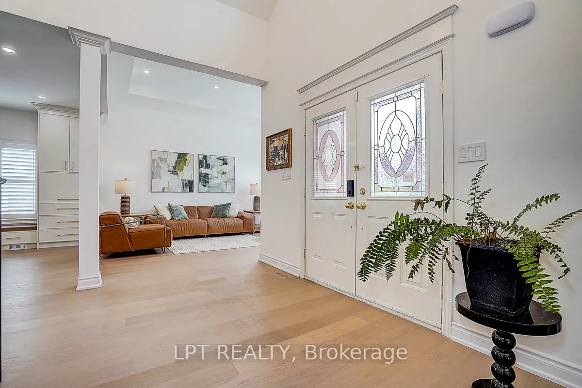 585, Holgate, Stonehaven-Wyndham, Newmarket
