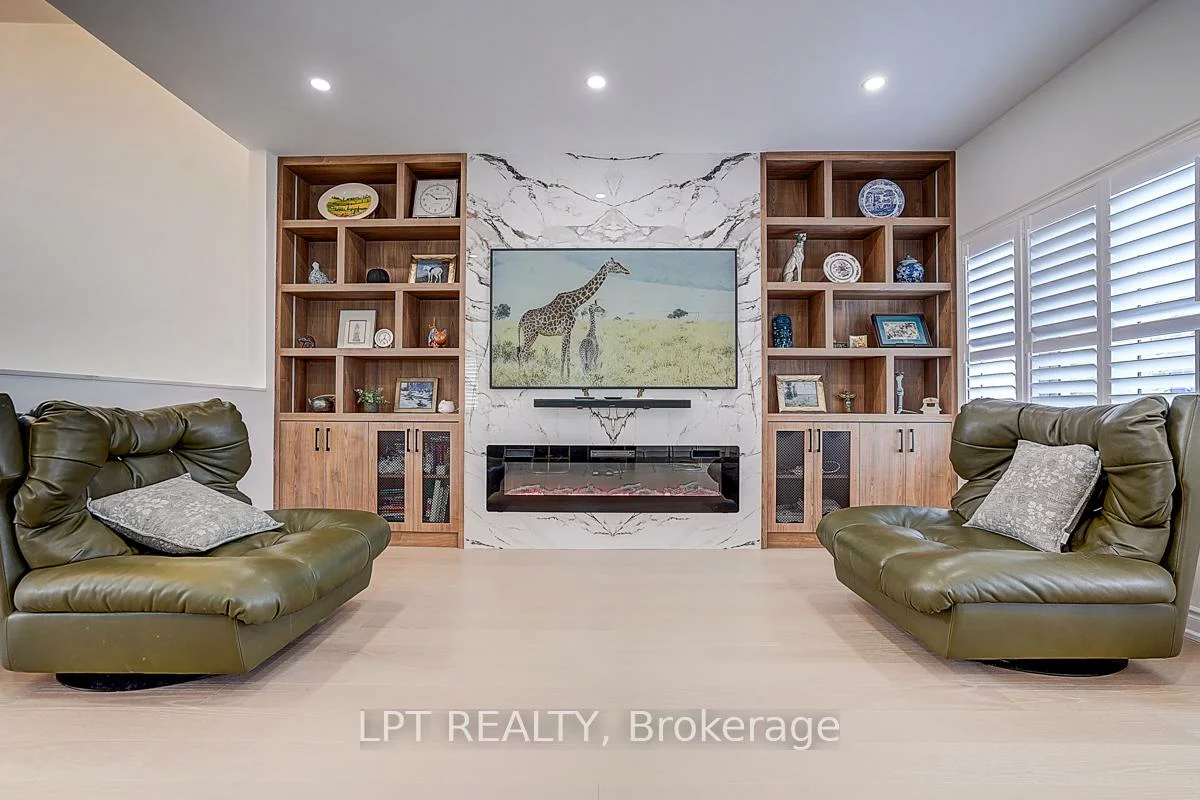 585, Holgate, Stonehaven-Wyndham, Newmarket