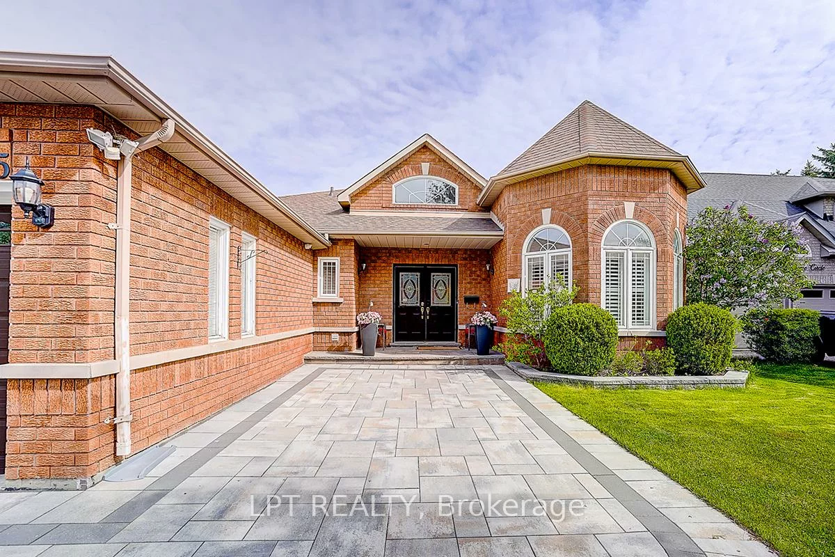 585, Holgate, Stonehaven-Wyndham, Newmarket
