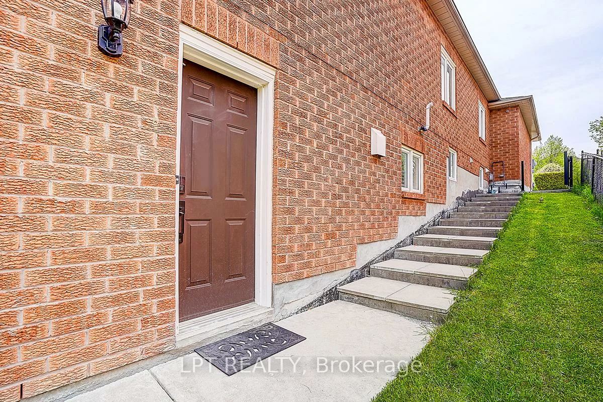 585, Holgate, Stonehaven-Wyndham, Newmarket