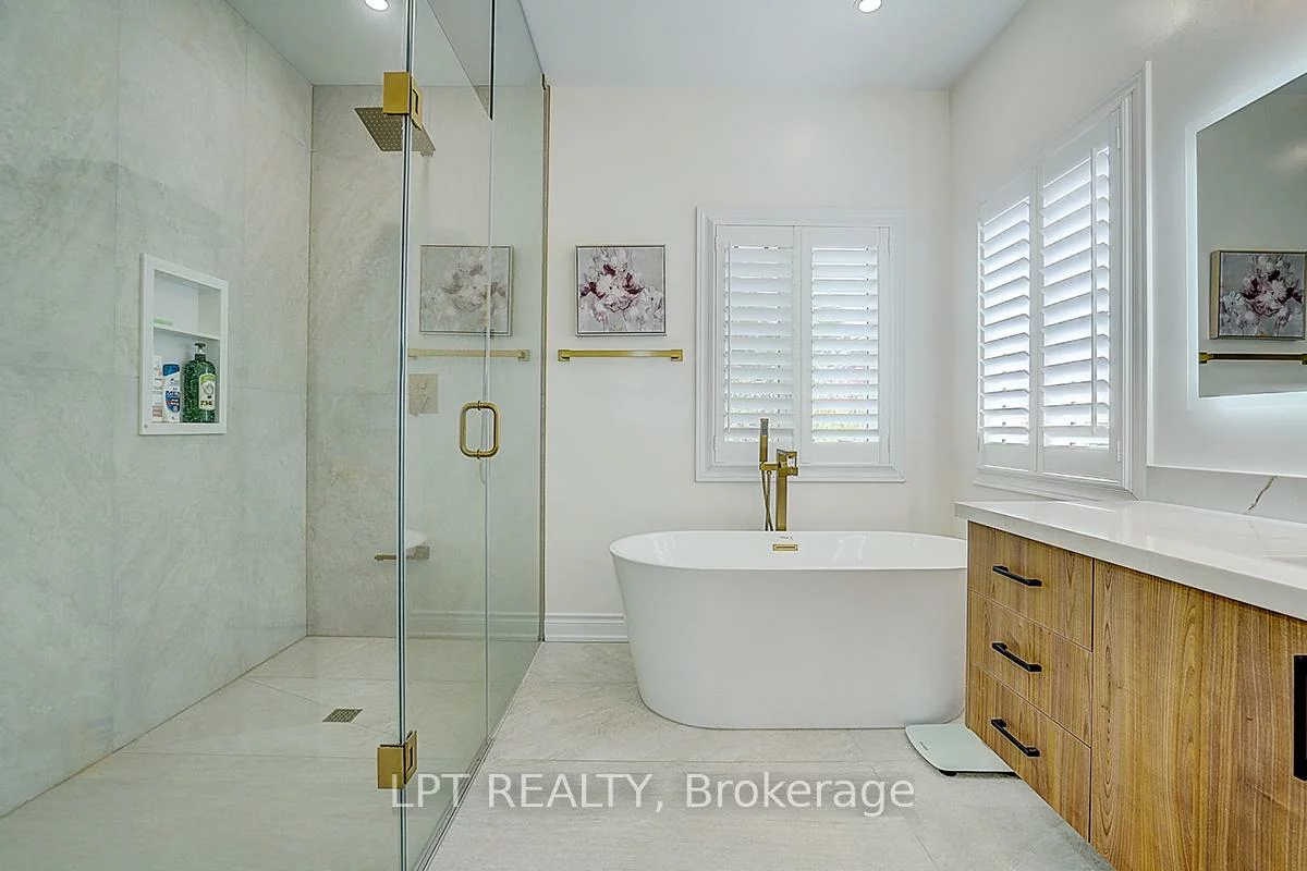 585, Holgate, Stonehaven-Wyndham, Newmarket