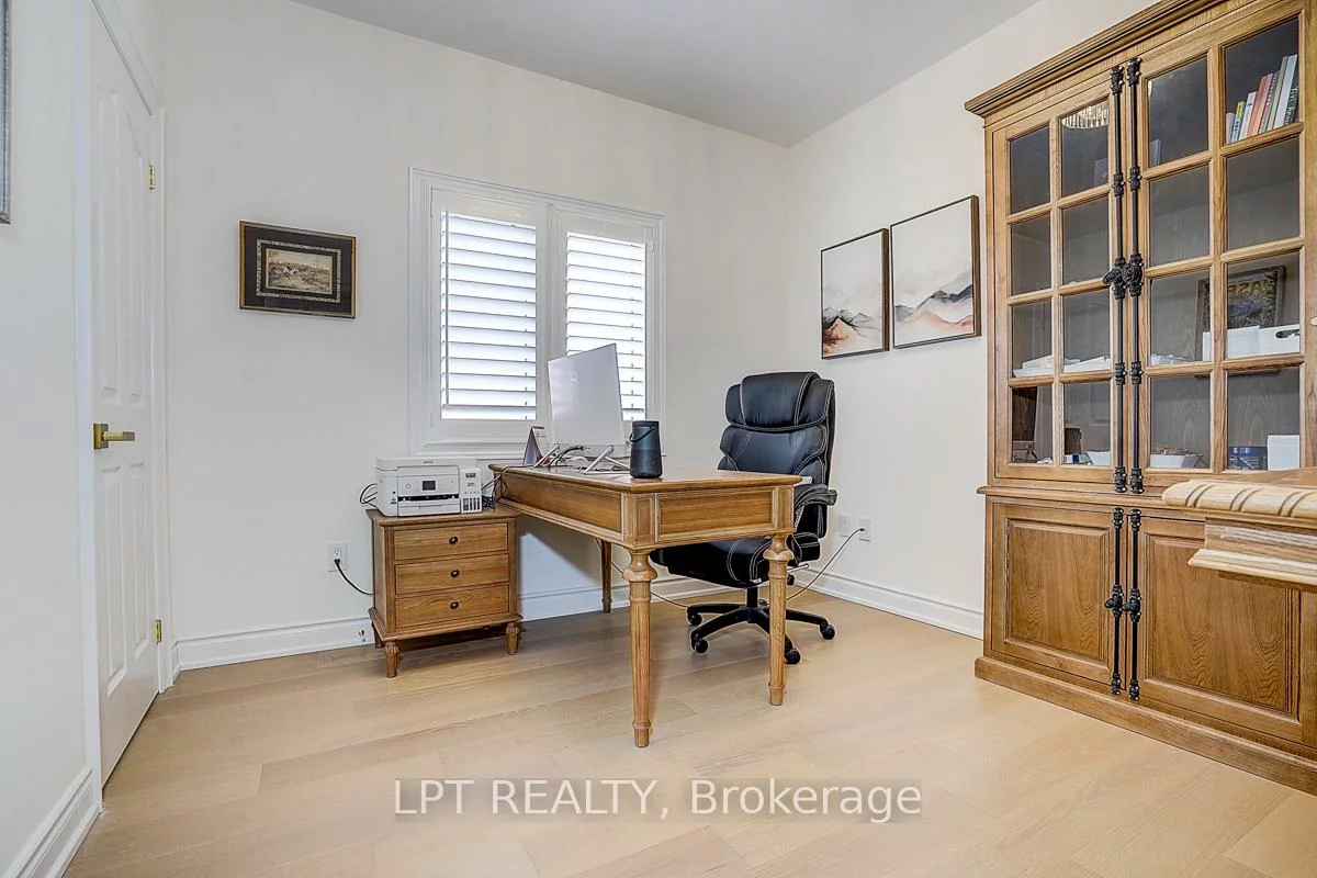 585, Holgate, Stonehaven-Wyndham, Newmarket