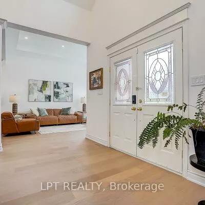 585, Holgate, Stonehaven-Wyndham, Newmarket