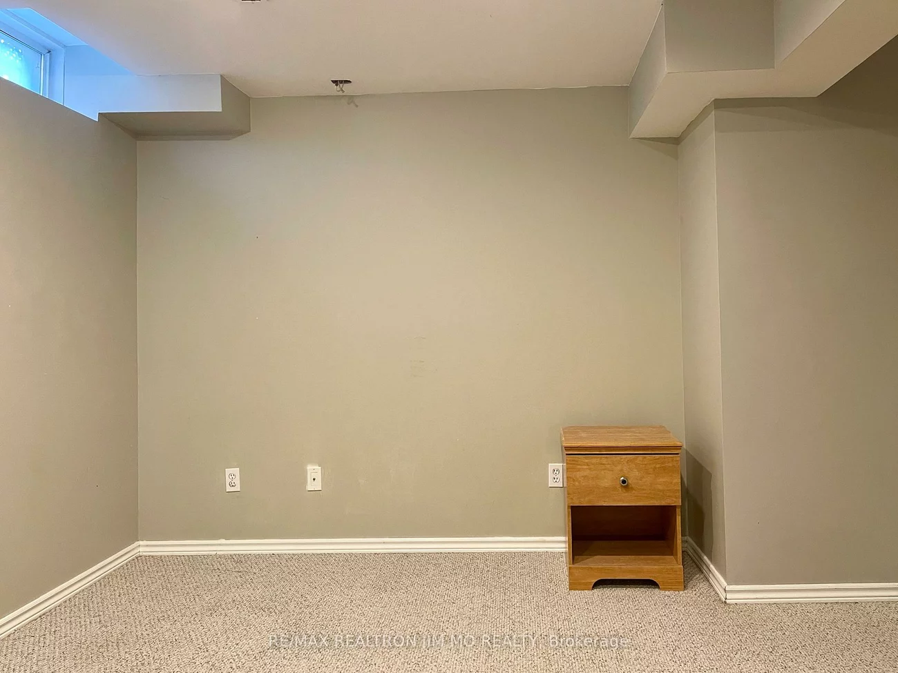 824, College Manor, Gorham-College Manor, Newmarket