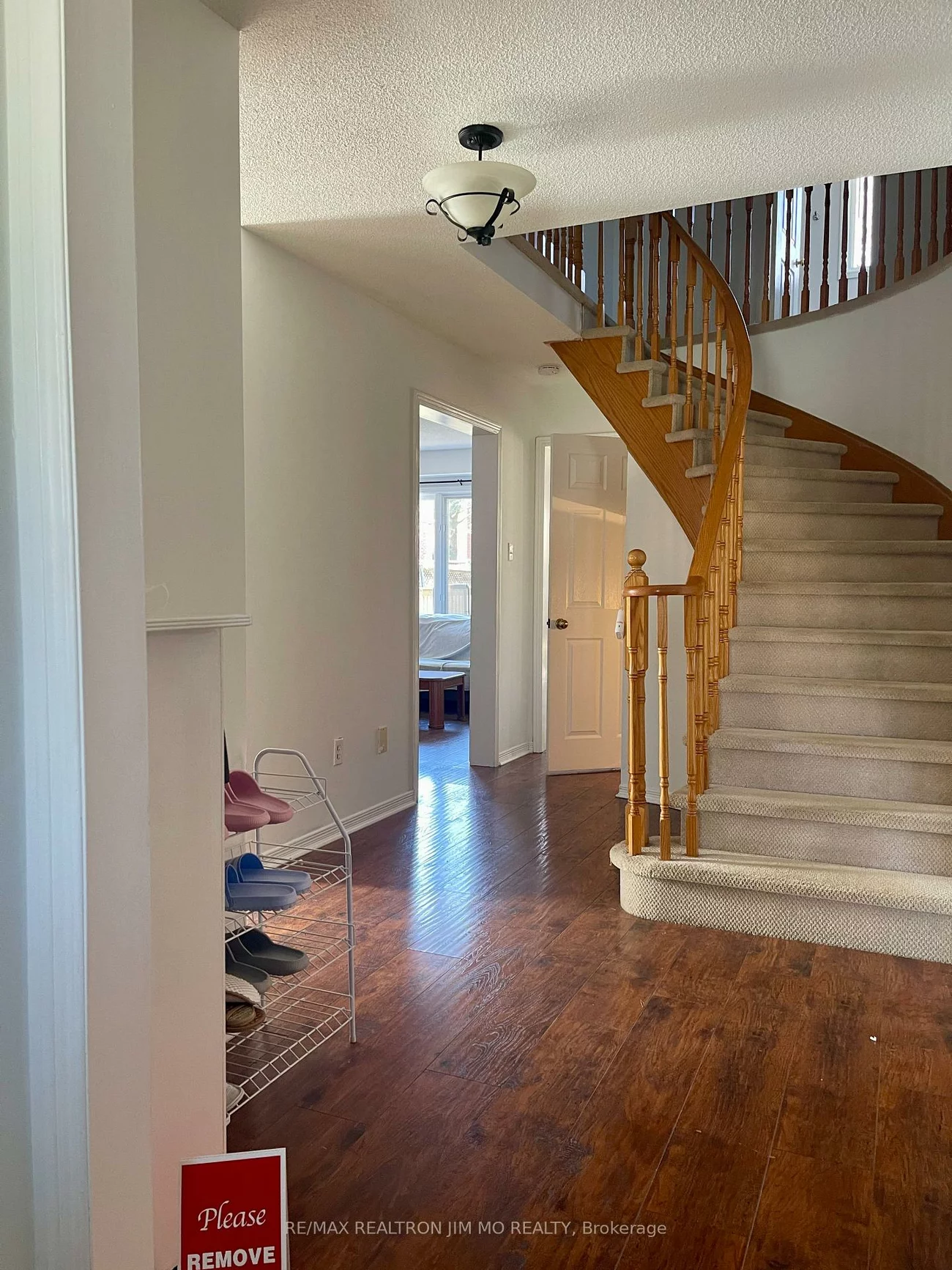824, College Manor, Gorham-College Manor, Newmarket