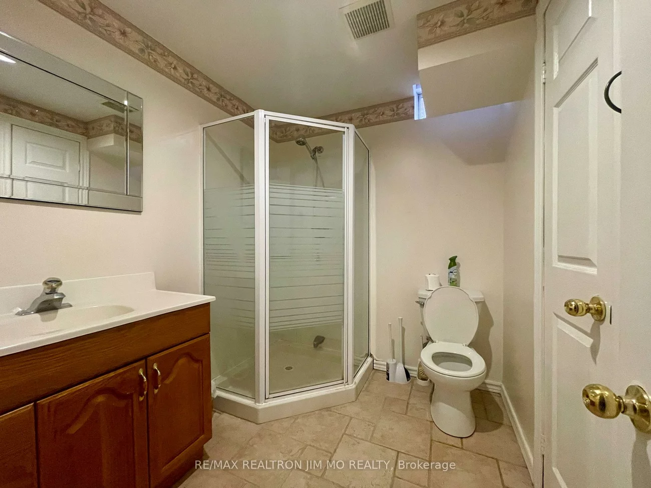 824, College Manor, Gorham-College Manor, Newmarket