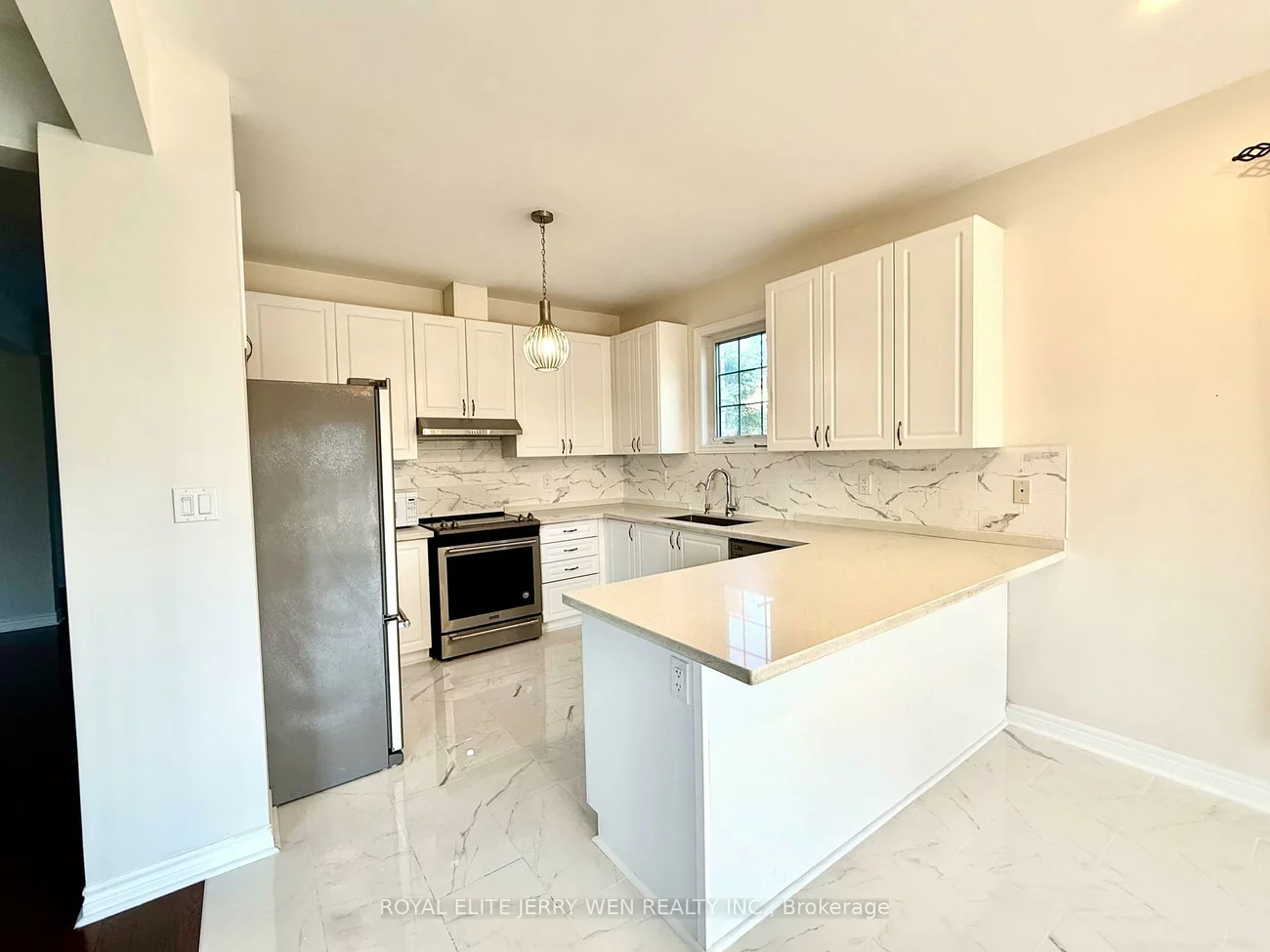 13, Herefordshire, Woodland Hill, Newmarket