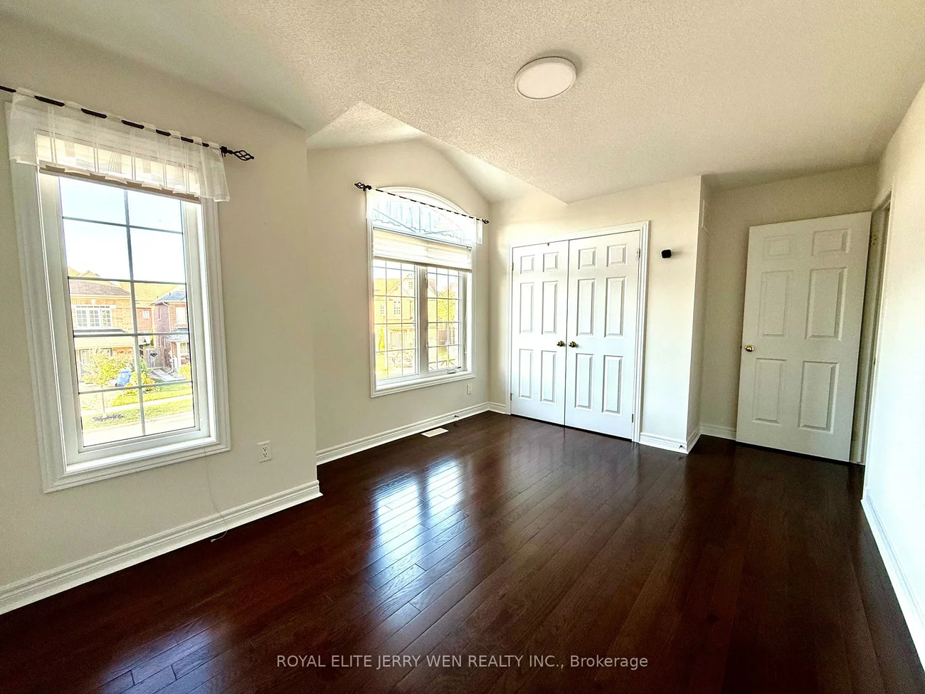 13, Herefordshire, Woodland Hill, Newmarket